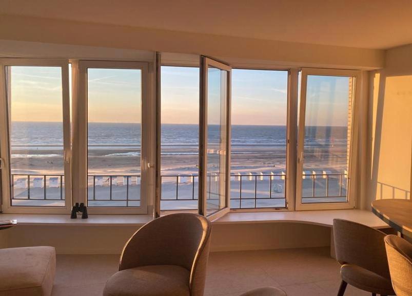 Zeedijk Oostduinkerke Frontaal Zeezicht - Volledig Gerenoveerd 2022! Apartment ภายนอก รูปภาพ